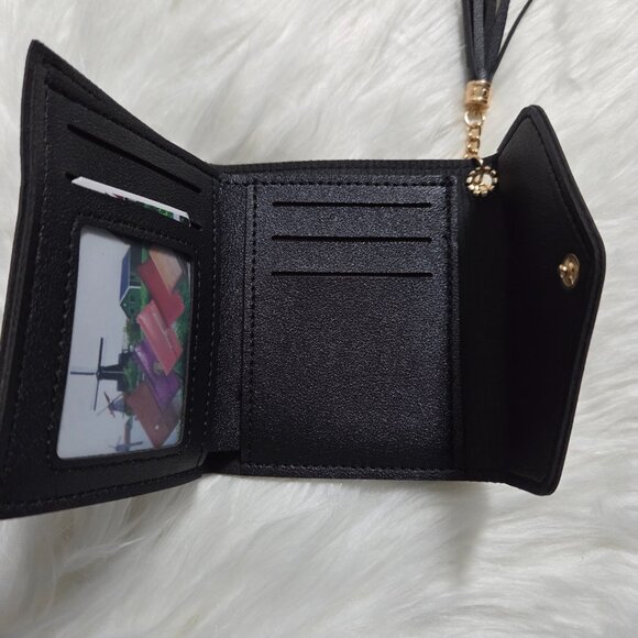 Hello Kitty Trifold Wallet - Picture 5 of 7